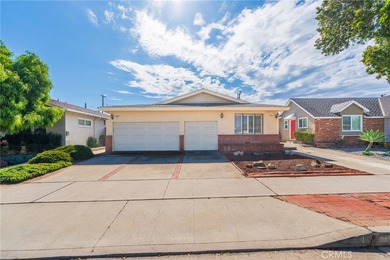 Beach Townhome/Townhouse Active Under Contract in Redondo Beach, California