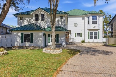 Beach Home For Sale in Crystal River, Florida