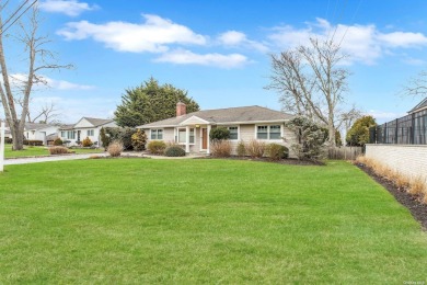 Beach Home Off Market in East Quogue, New York