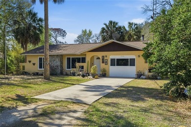 Beach Home For Sale in Homosassa, Florida