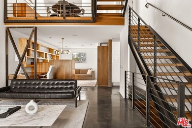 Beach Condo Sale Pending in Venice, California