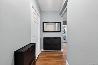 Beach Home For Sale in Flushing, New York