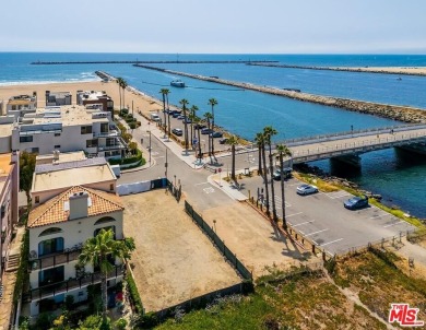 Beach Lot For Sale in Playa Del Rey, California