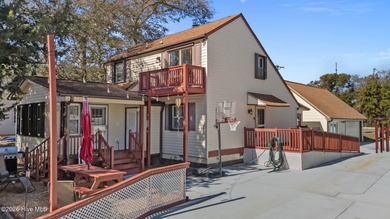 Beach Home For Sale in Emerald Isle, North Carolina