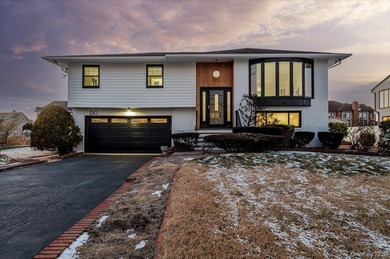 Beach Home For Sale in West Islip, New York