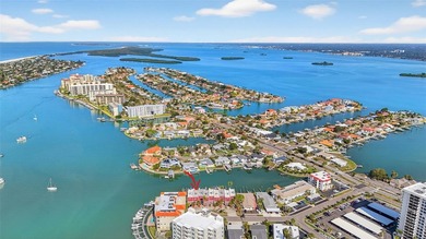Beach Townhome/Townhouse For Sale in Clearwater, Florida