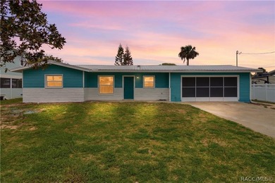 Beach Home For Sale in Crystal River, Florida