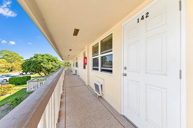 Beach Condo For Sale in West Palm Beach, Florida