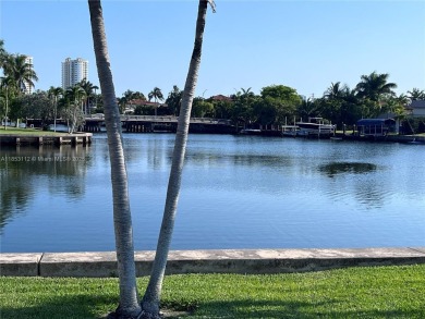 Beach Condo For Sale in Hallandale Beach, Florida