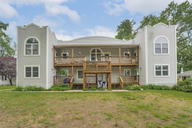 Beach Condo For Sale in South Haven, Michigan