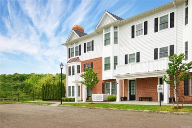 Beach Townhome/Townhouse For Sale in Roslyn, New York