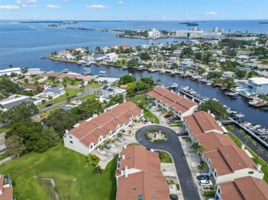 Beach Townhome/Townhouse For Sale in Dunedin, Florida