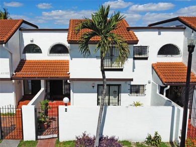 Beach Townhome/Townhouse For Sale in Miami, Florida