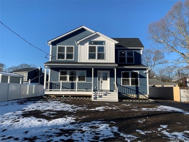 Beach Home For Sale in Mastic Beach, New York