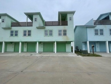 Beach Townhome/Townhouse Active Under Contract in Port Aransas, Texas