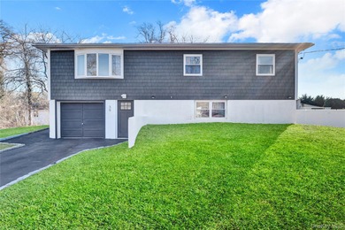 Beach Home For Sale in East Patchogue, New York