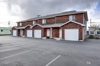 Beach Home For Sale in Seaside, Oregon