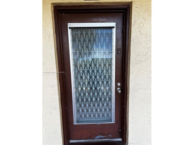 Beach Condo For Sale in Lauderdale Lakes, Florida