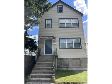 Beach Home For Sale in Chicago, Illinois