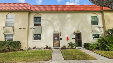 Beach Townhome/Townhouse For Sale in Dunedin, Florida