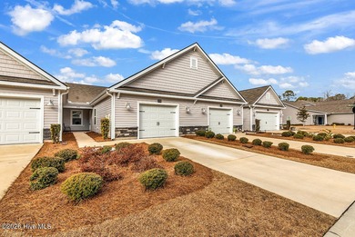 Beach Townhome/Townhouse Active Under Contract in Ocean Isle Beach, North Carolina