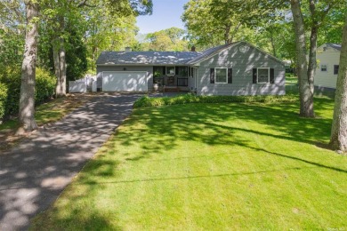 Beach Home For Sale in Cutchogue, New York