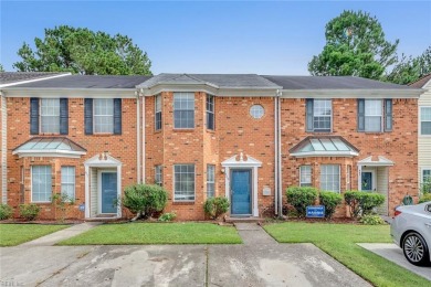 Beach Townhome/Townhouse For Sale in Chesapeake, Virginia