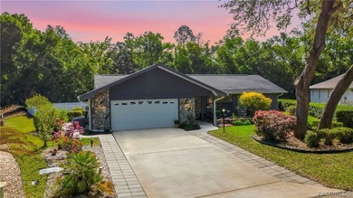 Beach Home Sale Pending in Homosassa, Florida