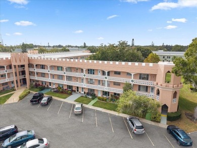 Beach Condo For Sale in Clearwater, Florida