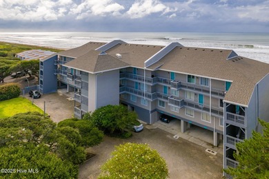 Beach Condo For Sale in Pine Knoll Shores, North Carolina