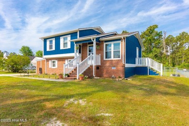 Beach Home For Sale in Newport, North Carolina