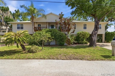 Beach Home For Sale in Crystal River, Florida