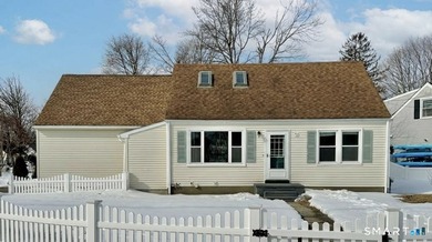 Beach Home Active Under Contract in Milford, Connecticut