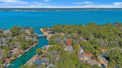 Beach Home For Sale in Pine Knoll Shores, North Carolina