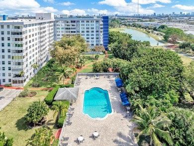 Beach Condo For Sale in Hollywood, Florida