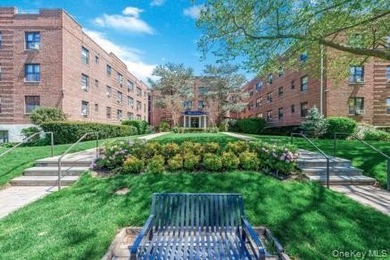 Beach Home Sale Pending in Great Neck, New York