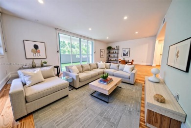 Beach Condo For Sale in Key Biscayne, Florida