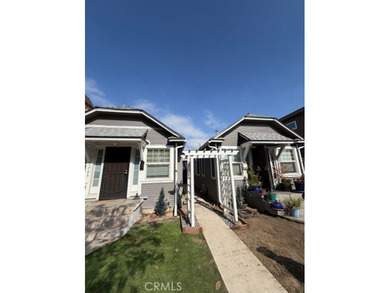 Beach Townhome/Townhouse Sale Pending in Long Beach, California