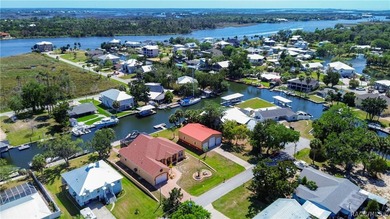 Beach Home For Sale in Crystal River, Florida