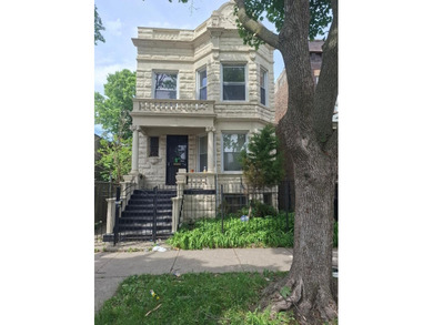Beach Home For Sale in Chicago, Illinois