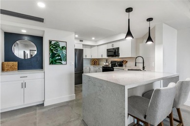 Beach Condo For Sale in West Palm Beach, Florida