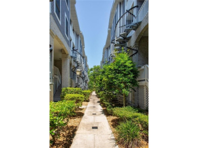 Beach Condo For Sale in Saint Simons, Georgia