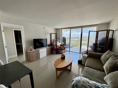 Beach Condo For Sale in Aventura, Florida