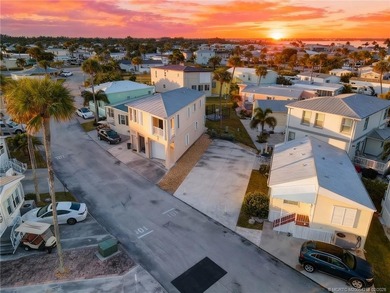 Beach Lot Sale Pending in Jensen Beach, Florida