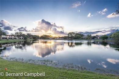 Beach Townhome/Townhouse For Sale in Sunrise, Florida