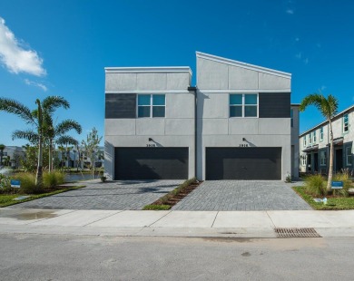 Beach Townhome/Townhouse For Sale in Stuart, Florida