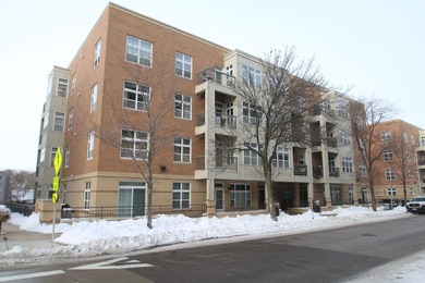 Beach Condo For Sale in Milwaukee, Wisconsin