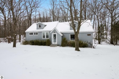 Beach Home For Sale in Arcadia, Michigan