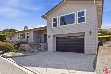 Beach Home For Sale in Malibu, California