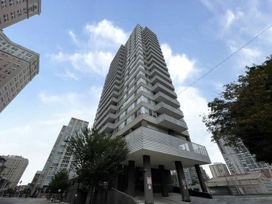 Beach Condo For Sale in Chicago, Illinois